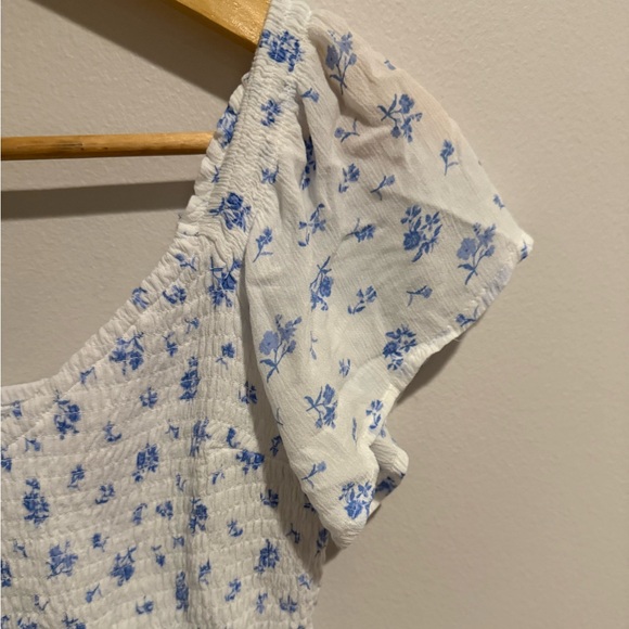 Hollister Floral Babydoll Skort Dress Size Small White Blue Smocked Romper Mini - Picture 3 of 11